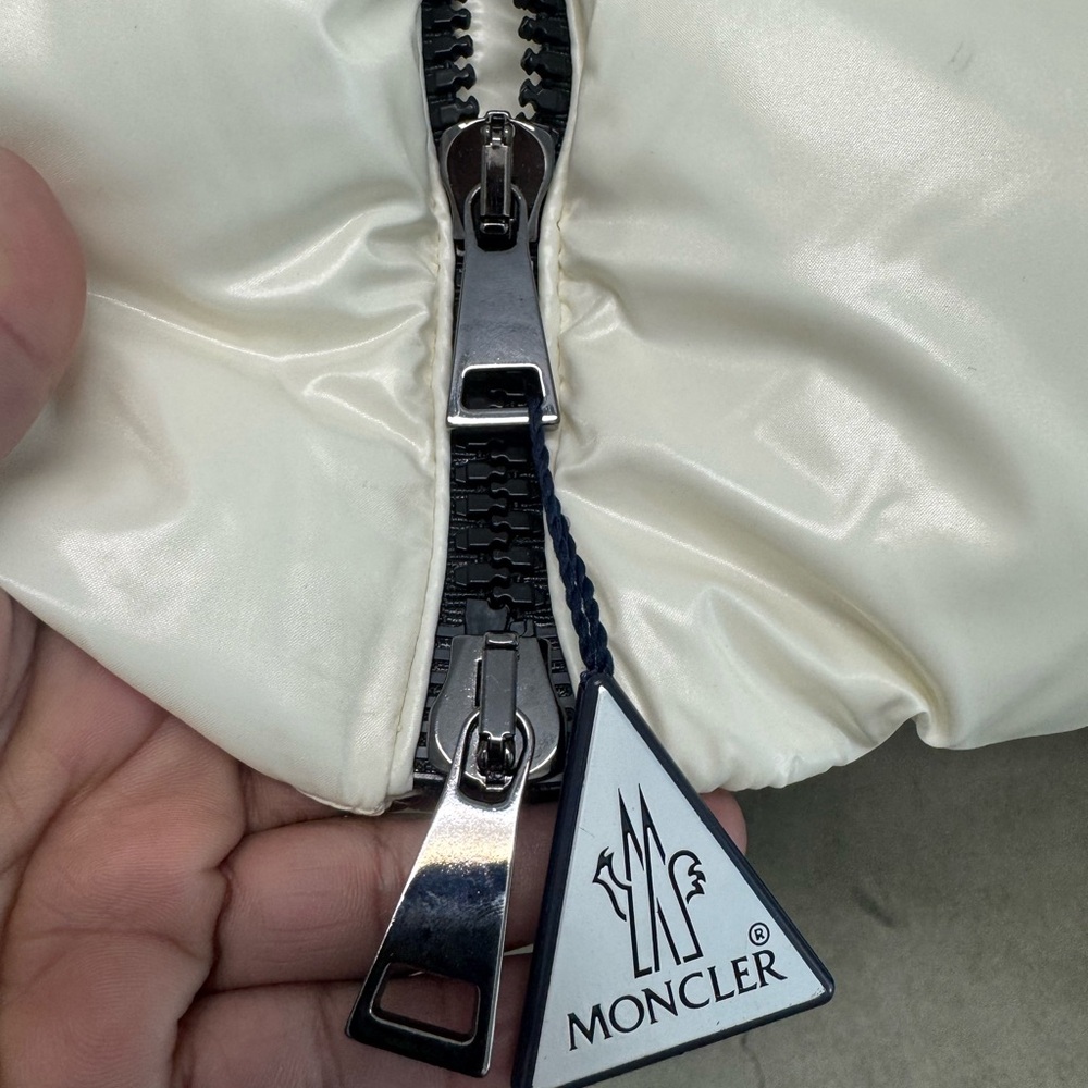 Moncler CELAC Giubbotto Jacket - Picture 10 of 12